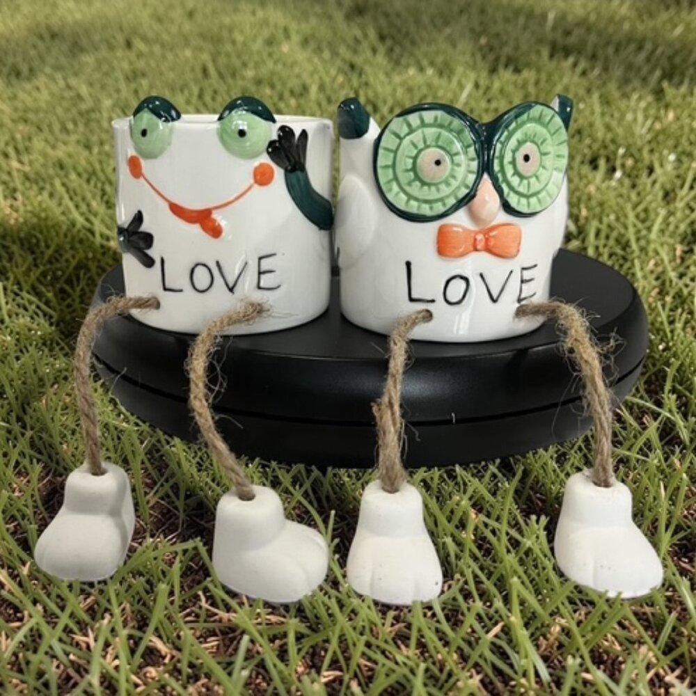 Set of 2 Small Glazed Ceramic Frog Planters w/ Hanging Legs Mr. and Mrs. - Picture 2 of 11